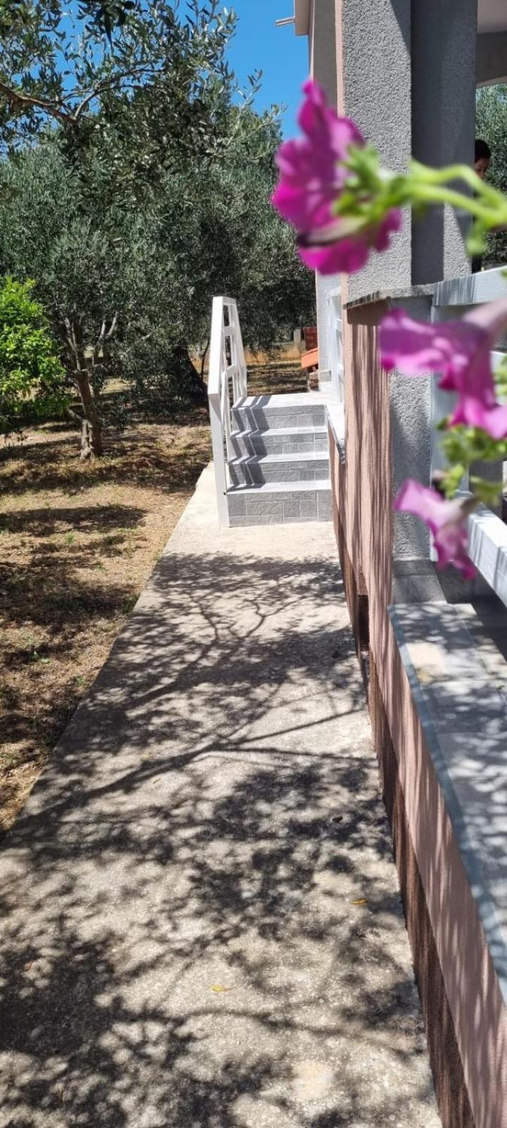 Apartman Rabatin Sveti Filip i Jakov Luaran gambar